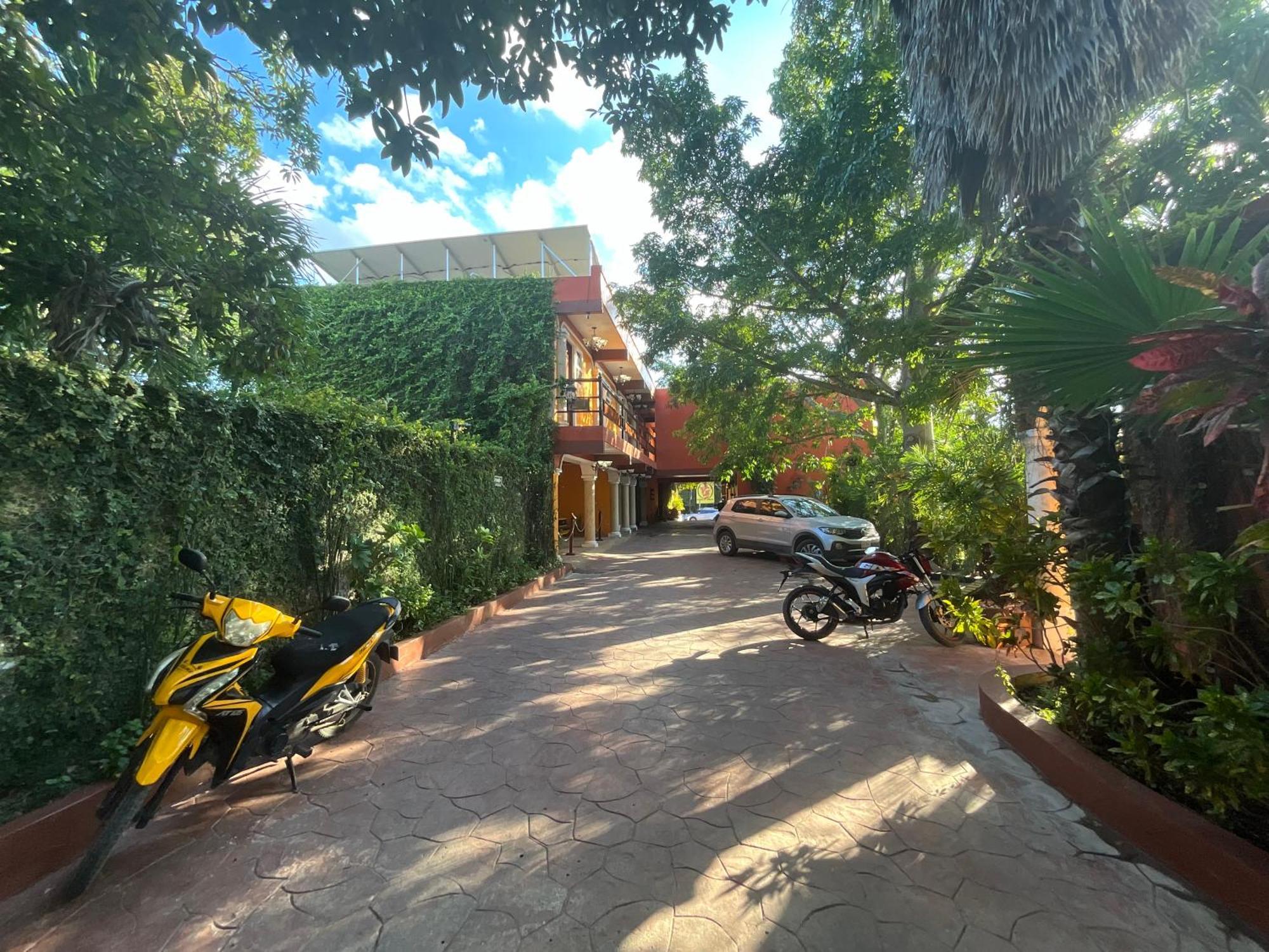 El Zaguan Colonial By Guruhotel 巴利亚多利德 外观 照片
