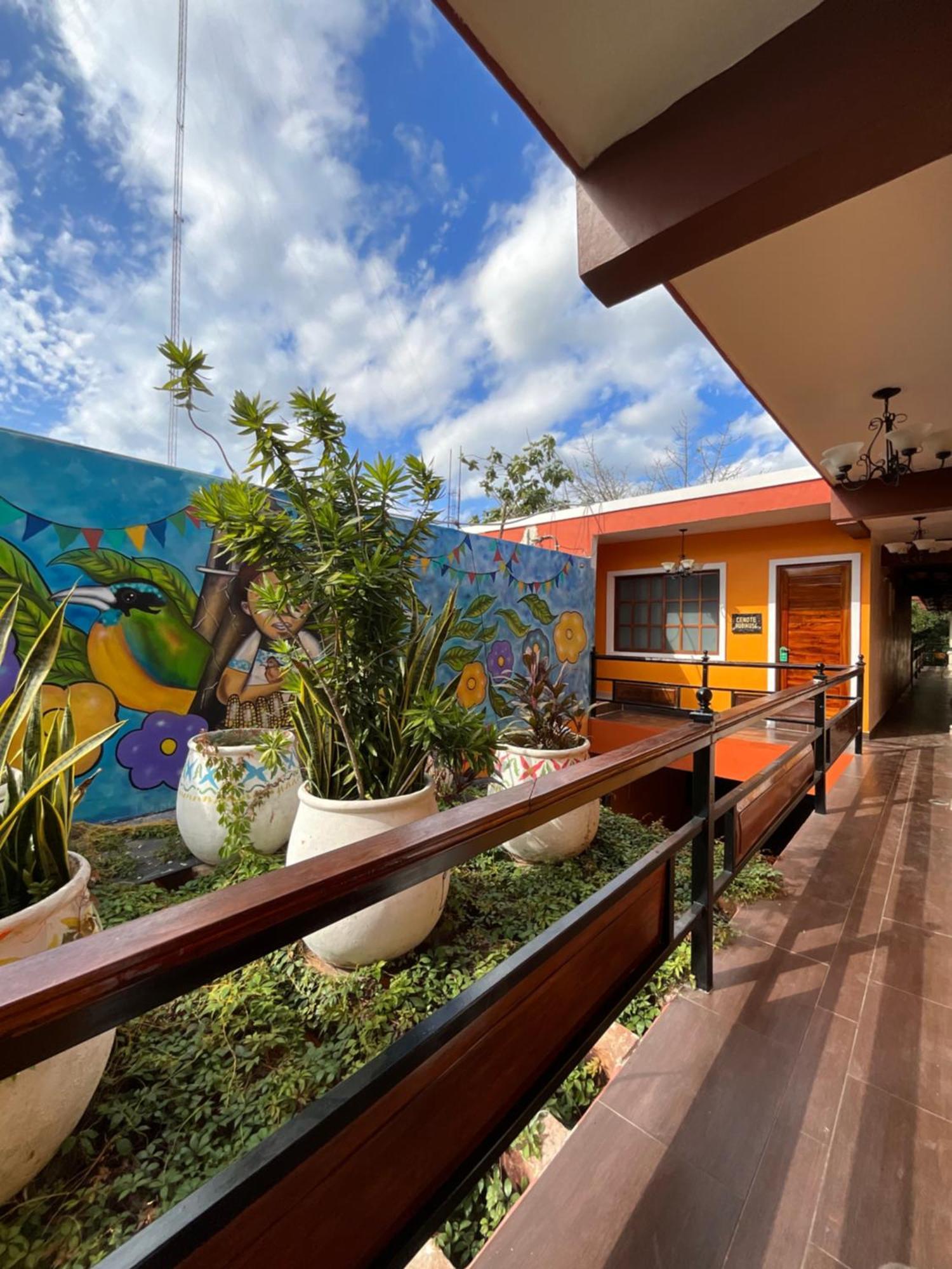 El Zaguan Colonial By Guruhotel 巴利亚多利德 外观 照片