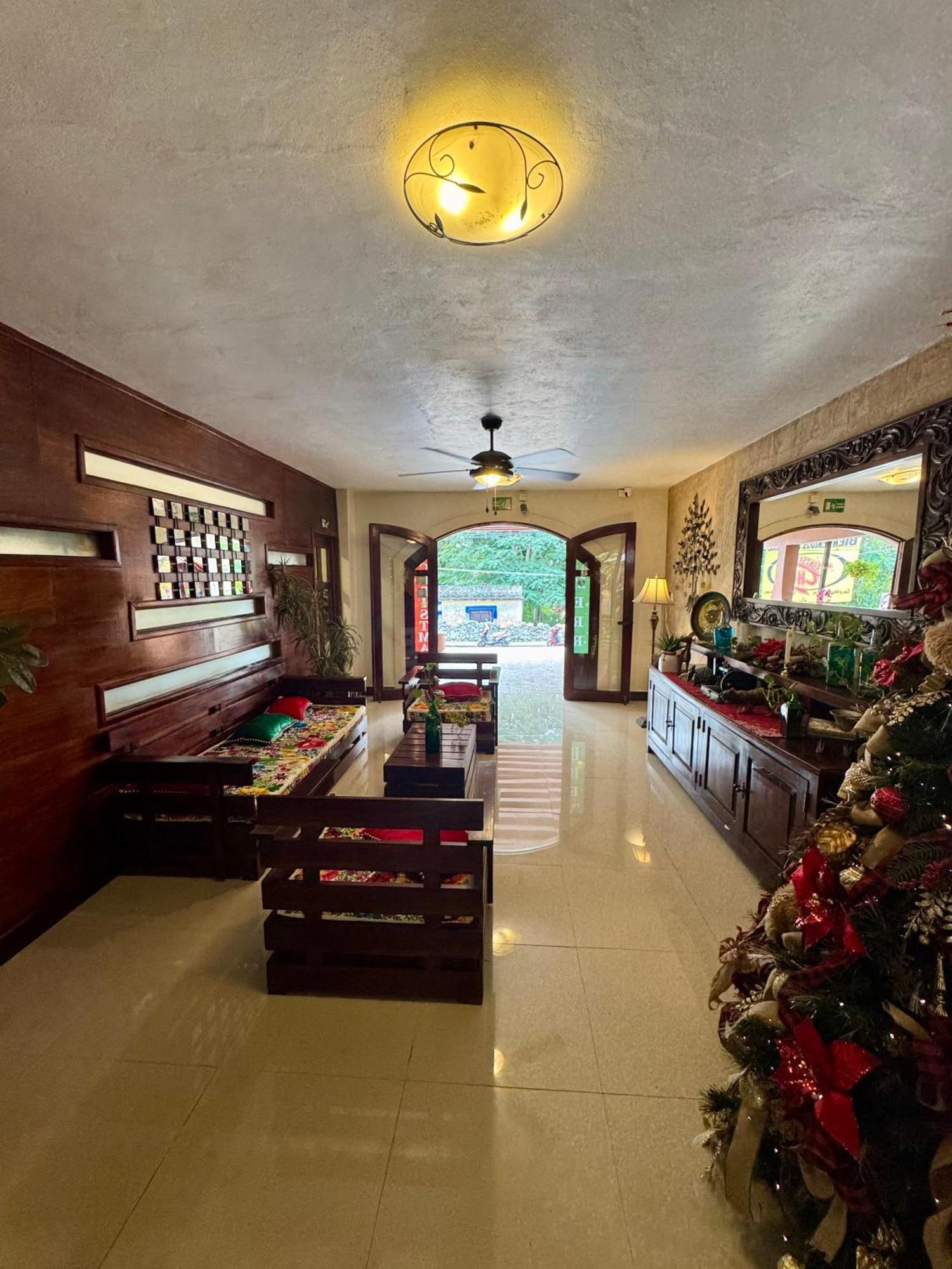 El Zaguan Colonial By Guruhotel 巴利亚多利德 外观 照片