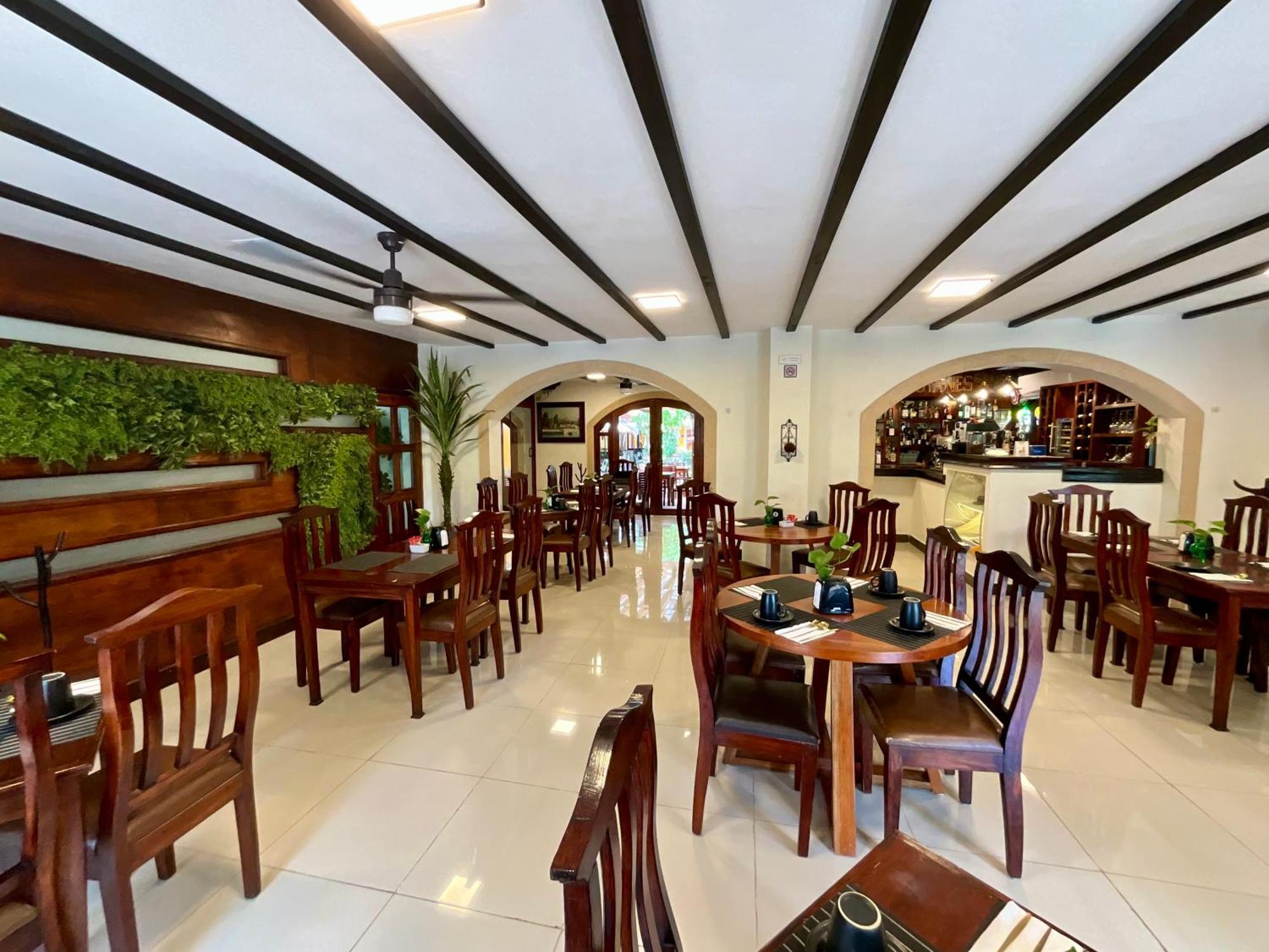 El Zaguan Colonial By Guruhotel 巴利亚多利德 外观 照片