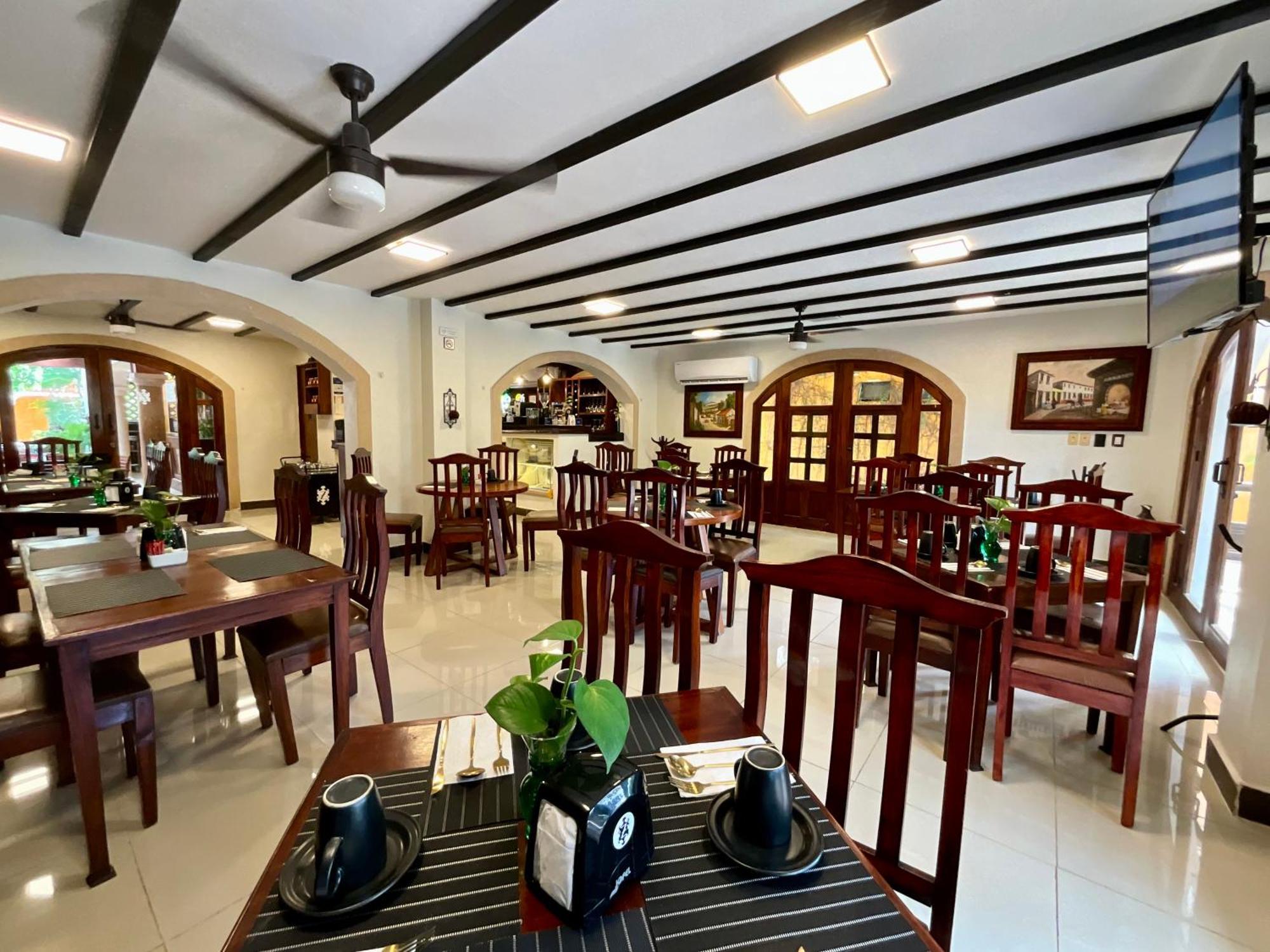 El Zaguan Colonial By Guruhotel 巴利亚多利德 外观 照片