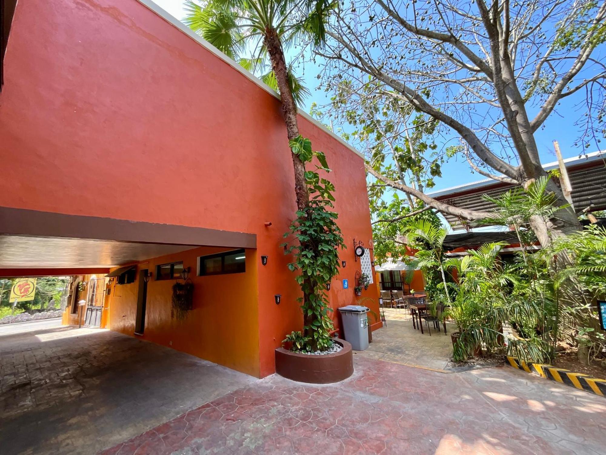 El Zaguan Colonial By Guruhotel 巴利亚多利德 外观 照片