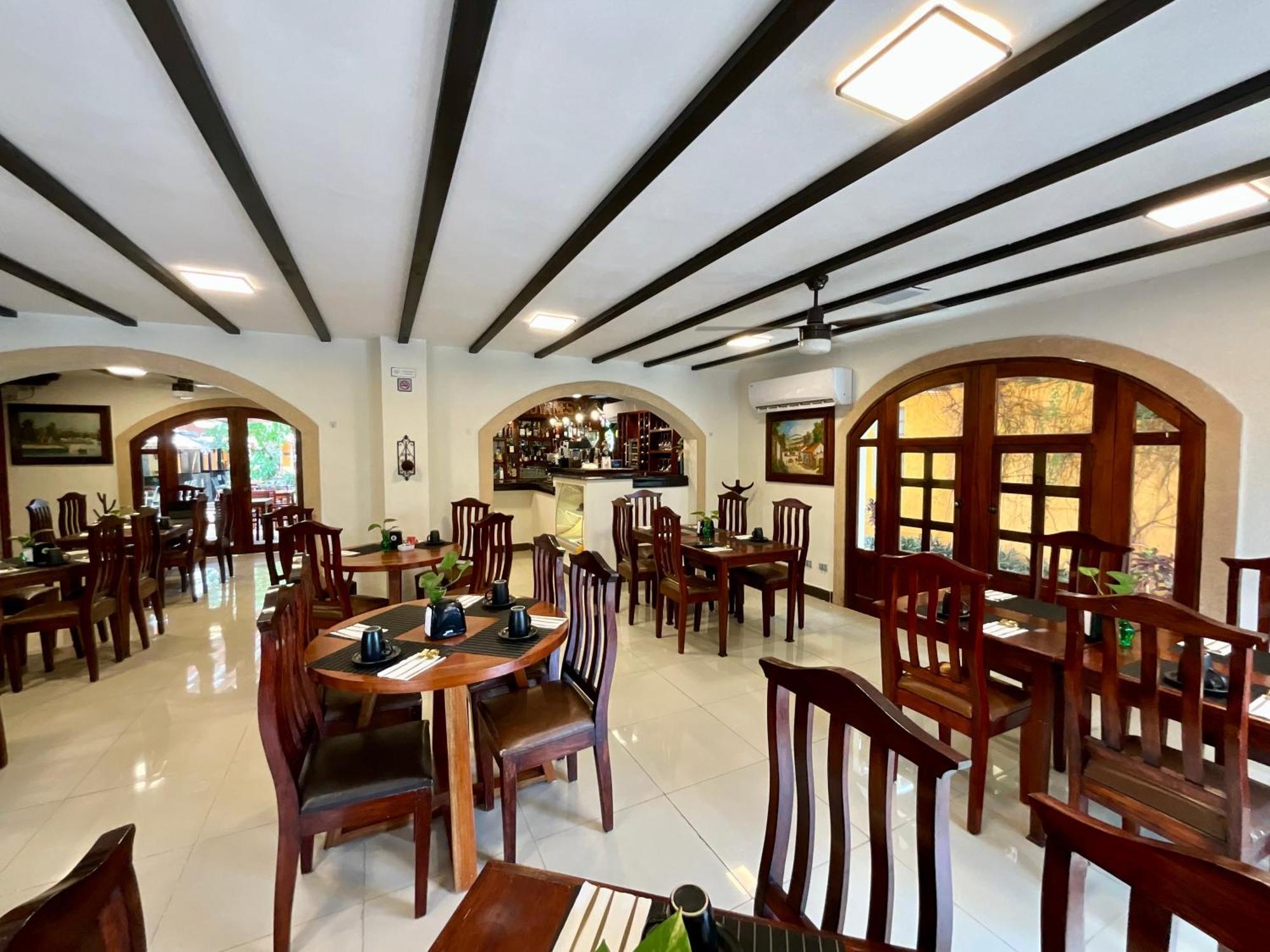 El Zaguan Colonial By Guruhotel 巴利亚多利德 外观 照片